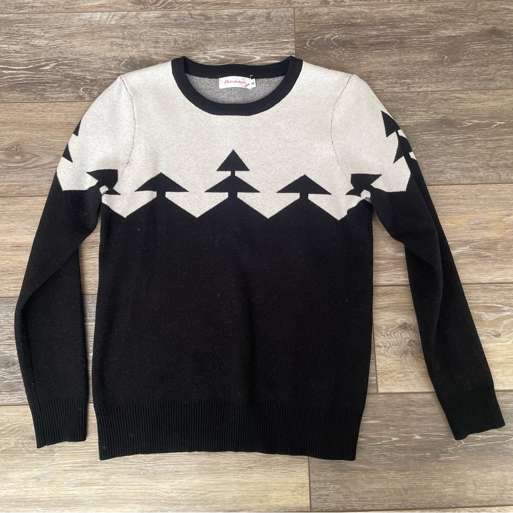 Vintage Paris Fashion Black and White Sweater
